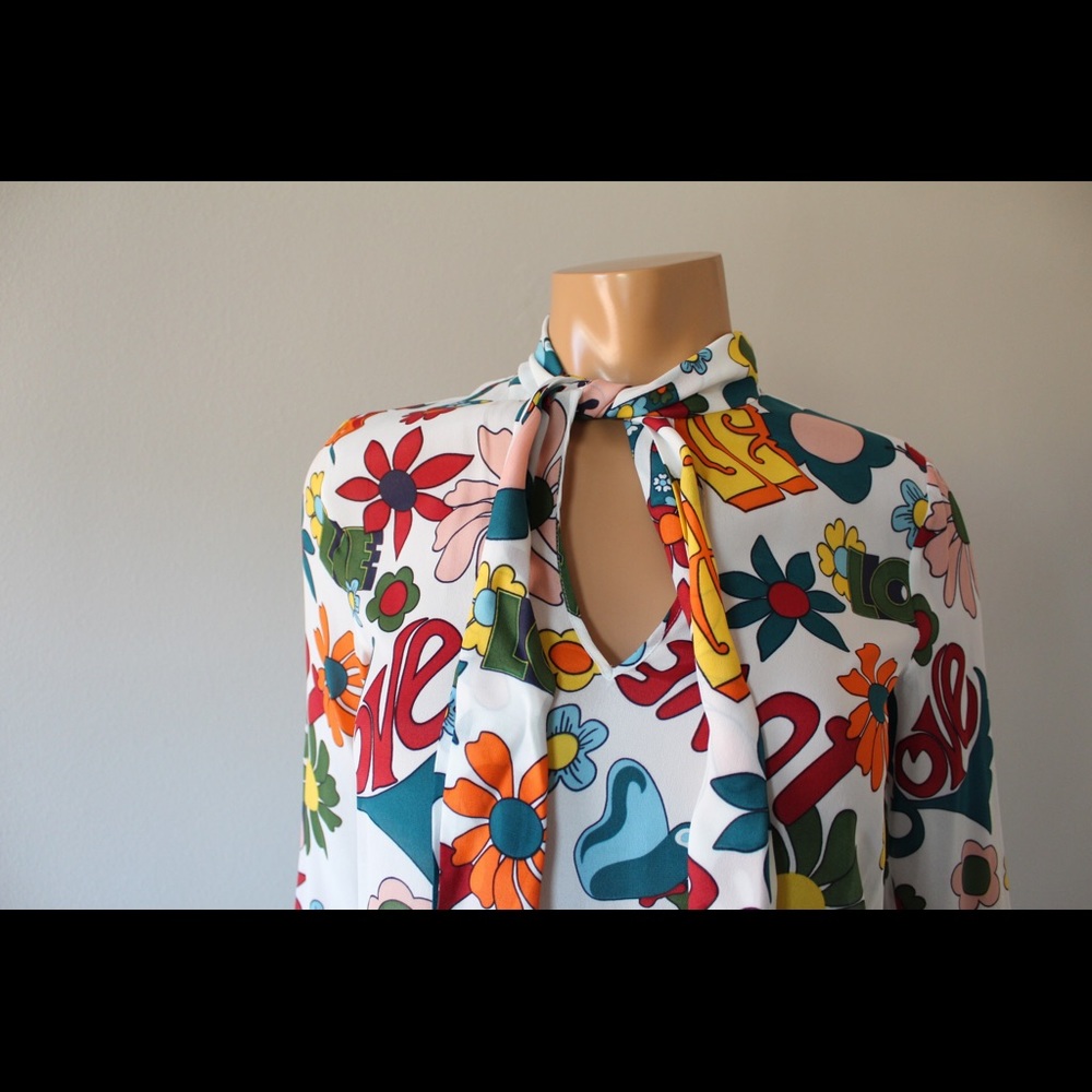 🆕❗️Love Moschino- Hippy Love Silk Print Top - NWT